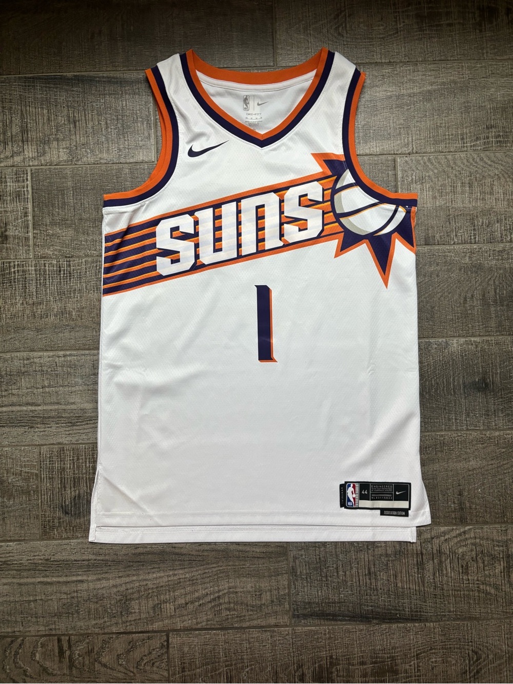 Nike Phoenix Suns Devin Booker Jersey Men’s Medium